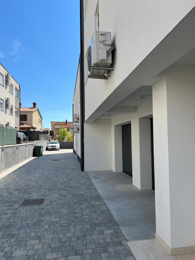 Apartment Sunrise With Private Parking พูลา ภายนอก รูปภาพ