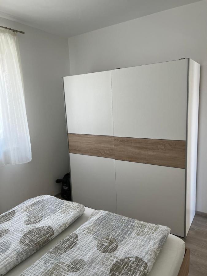 Apartment Sunrise With Private Parking พูลา ภายนอก รูปภาพ
