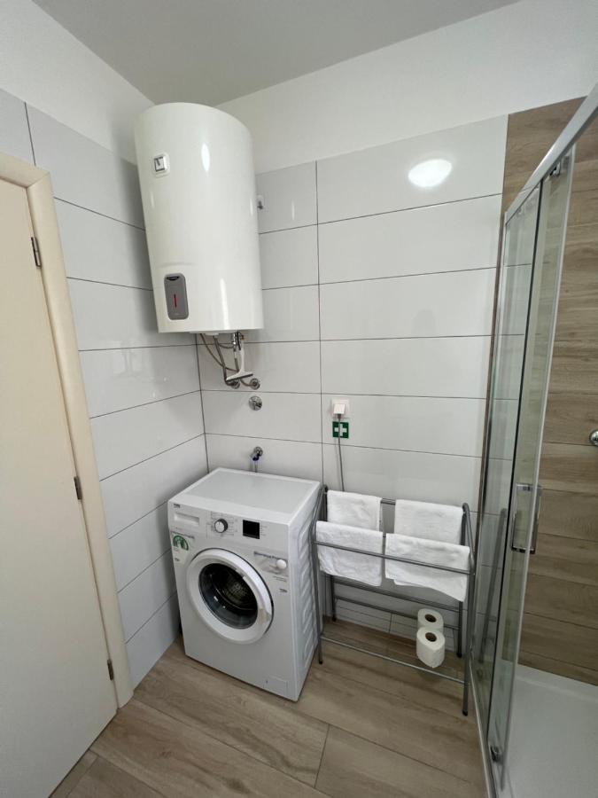 Apartment Sunrise With Private Parking พูลา ภายนอก รูปภาพ