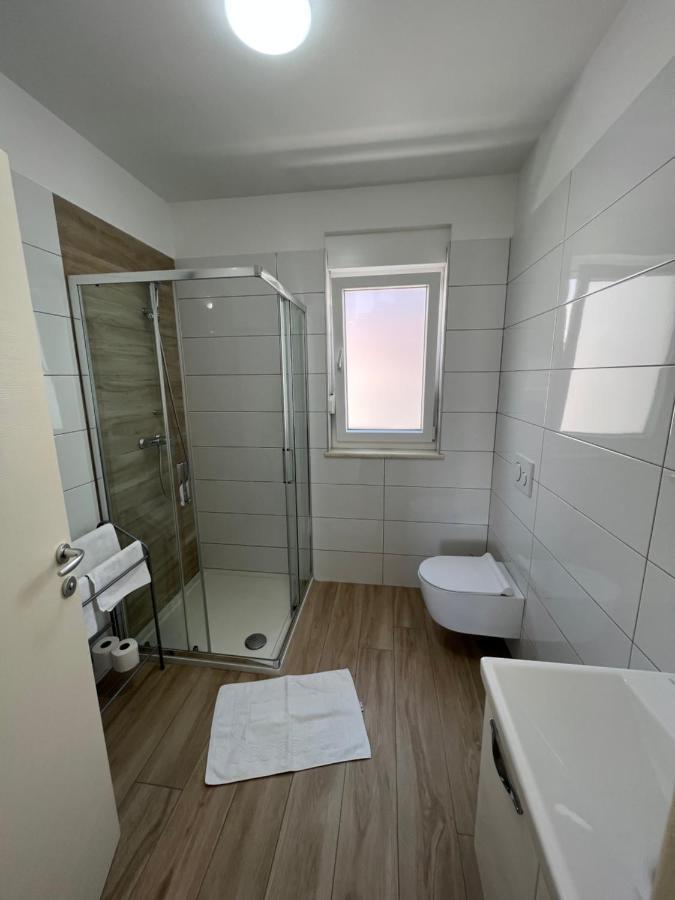 Apartment Sunrise With Private Parking พูลา ภายนอก รูปภาพ